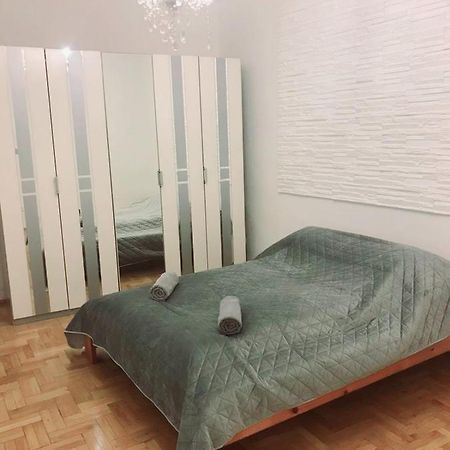 Happy Apartment In The Heart Of Budapest With 2 Rooms ภายนอก รูปภาพ