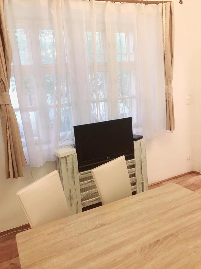 Happy Apartment In The Heart Of Budapest With 2 Rooms ภายนอก รูปภาพ