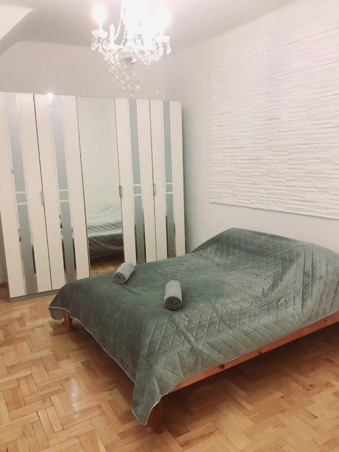 Happy Apartment In The Heart Of Budapest With 2 Rooms ภายนอก รูปภาพ